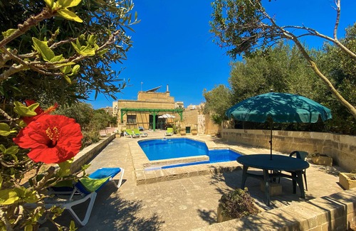 Xewkija Villa | First Class Villa with private pool and extensive garden in Xewkija for 7