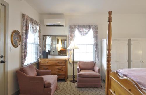 Nags Head Hotel | First Colony Inn