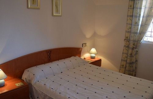 Los Montesinos Apartment | First floor 2 bed apartment, English Tv, WiFi ,Quiet Location, Shared Pool