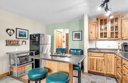 Elkhart Lake Villa | First Floor Pet Friendly Queen Suite with Single Pull-out