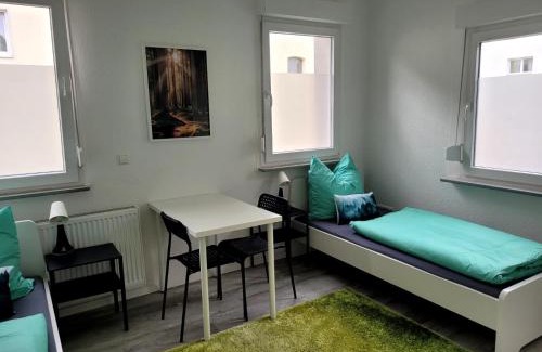 Villingen-Schwenningen Apartment | Fischer Apartment 1 - moderne Monteurs- & Ferienwohnung mit 2 Schlafzimmern - neu renoviert mit großer privater Terrasse