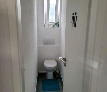 Villingen-Schwenningen Apartment | Fischer Apartment 1 - moderne Monteurs- & Ferienwohnung mit 2 Schlafzimmern - neu renoviert mit großer privater Terrasse