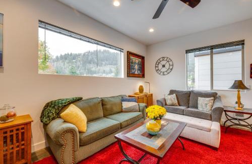 Garibaldi Apartment | Fish, Hike and More Tillamook Bay Escape!