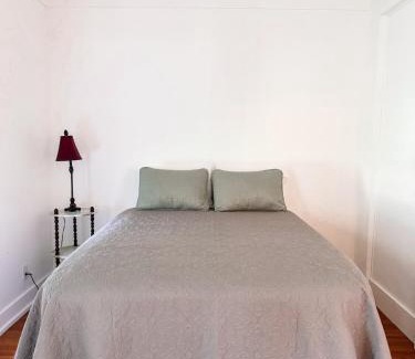 Bristol House | Fish Tales Inn