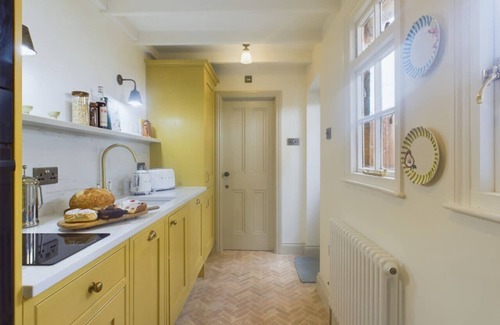 Leigh-on-Sea Cottage | Fisherman's Cottage Old Leigh