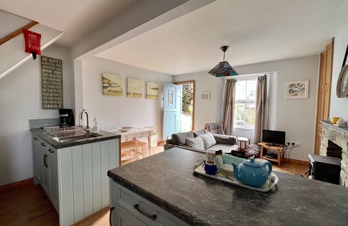 Polruan Cottage | Fisherman's Cottage in the heart of Polruan - WITH WIFI & PARKING