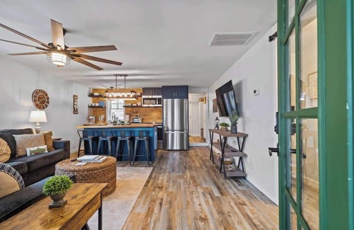Milledgeville House | Fisherman’s dock, kayaks, canoe & paddle board!