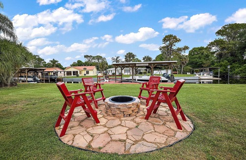 Plymouth House | Fisherman's paradise on Lake Eustis in Leesburg, FL
