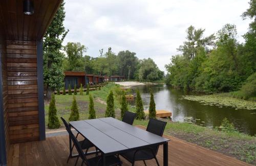 Desnyans'kyi District House | Fisherman