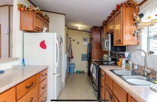 Satsuma House | Fisherman’s Paradise located on the St Johns River, minutes away from the beach