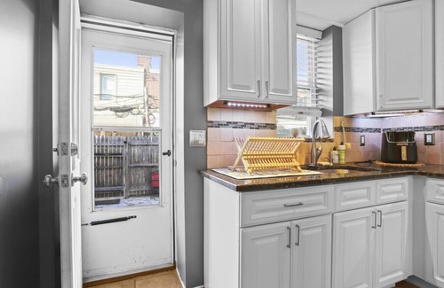 North Philadelphia House | Fishtown Fun 2BR Fireplace