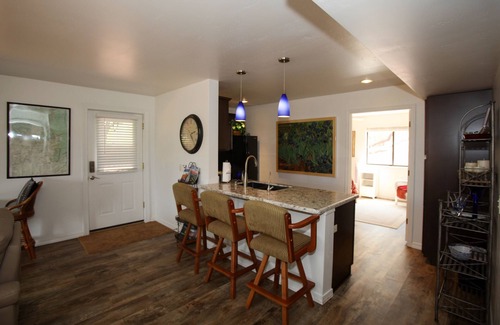 Oak Creek Apartment | FITZ RITZ~SERENE, MAGNIFICENT RED ROCK VIEWS, ON FOREST & GOLF COURSE, WILDLIFE!
