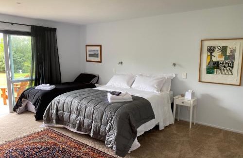 Coromandel Bed & Breakfast | Fitzroy BnB 39b Whangapoua Road