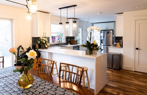 Larchmont House | Five Bedroom Family Home in Larchmont - Guest Suite and Large Yard