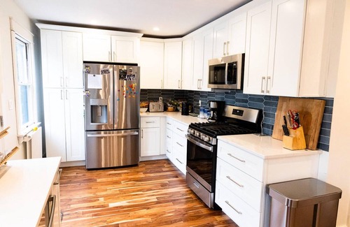 Larchmont House | Five Bedroom Family Home in Larchmont - Guest Suite and Large Yard