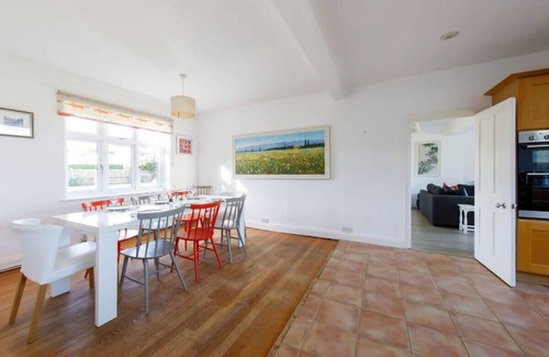 West Wittering House | Five-bedroom home steps from West Wittering beach