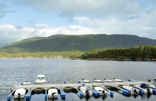 Jelsa House | Five-Bedroom Holiday home in Jelsa 1