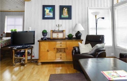 Bjerkreim House | Five-Bedroom Holiday Home In Vikesa