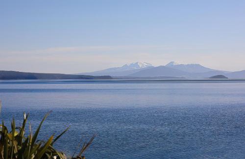 Waitahanui House | Five Mile Yay - Five Mile Bay Holiday Home