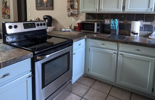 Mountainaire House | Flagstaff getaway! Dog Friendly, No Fee - Hot Tub - Fire Pit - Central A/C