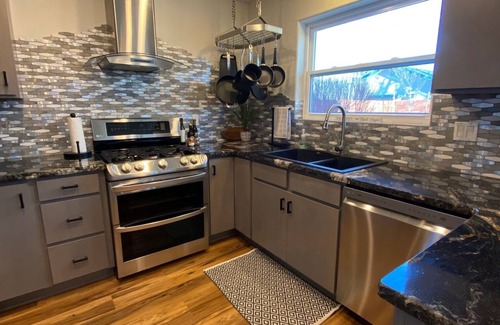 Walnut Meadows House | Flagstaff House 7person spa Snowbowl Grand Canyon Sedona Golf Hiking Fishing A/C