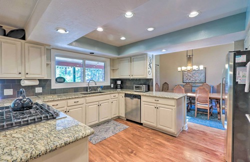 Flagstaff House | Flagstaff Mountain Oasis w/Hot Tub: 2 Mi to Dtwn!