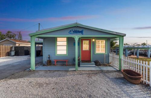 Flamingo Bay House | Flamingo Bay Cottage cottage
