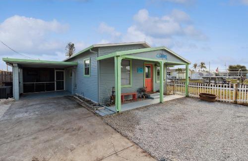 Flamingo Bay House | Flamingo Bay Cottage cottage