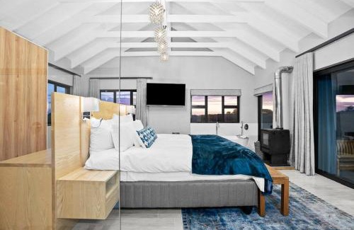 Fisherhaven Villa | Flamingo Bay Manor