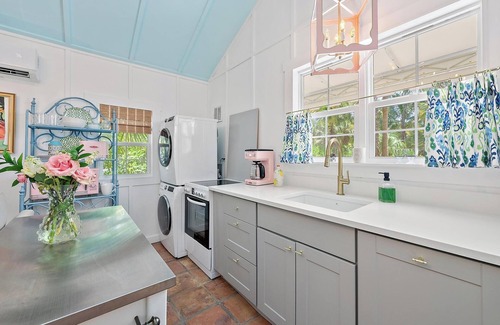 Stuart House | Flamingo Cove Bungalow