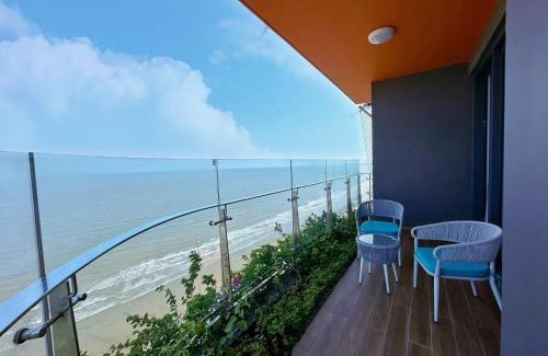 Hoang Hoa Apartment | Flamingo Hải Tiến, Deluxe Room Sea View, 2 phòng, ban công rộng và có bồn tắm massage