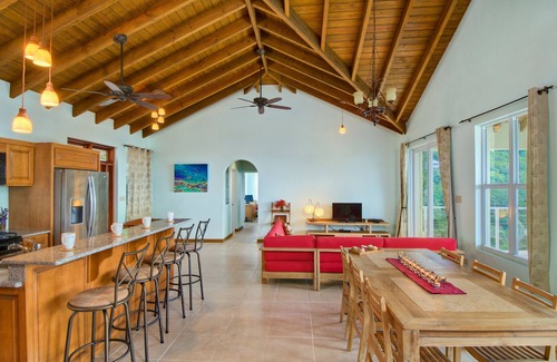 Belmont Villa | FLAMINGO SUNSET - heavenly sunsets, strolls to the beach & fun in the pool!