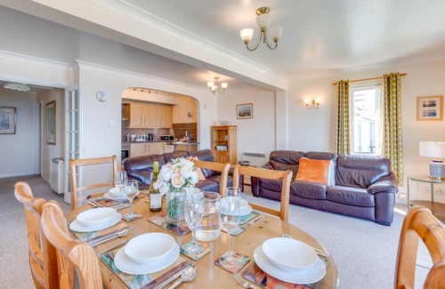 Putsborough Apartment | Flat 11 Clifton Court