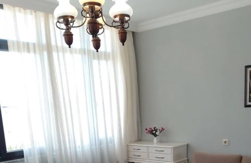 Cumhuriyet Apartment | Flat Close to Sea with Balcony in Seferihisar