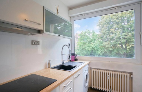 Saint-Maurice Pellevoisin Apartment | Flat close to tramway, private parking.