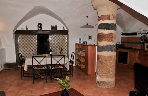 Octon House | flat in house of character, 3 ears of corn,Lodgings of France, South of France, near Salagou lake (800 ha), between Larzac and Méditerranean sea