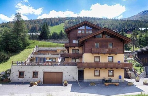 Teola Apartment | Flat Salient - Baita Cusini with mountain view, spa area and Wi-Fi
