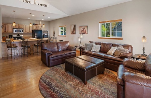 East Hope House | Flat Waterfront, Magnificent Home, Private Dock