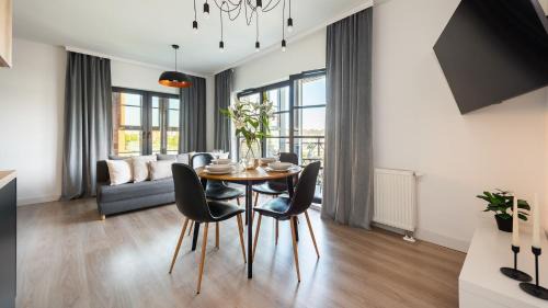 Old Town Apartment | Flatbook - Riverside Loft Gdańsk Apartments with Parking