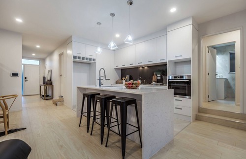 Flat Bush House | Flatbush Holiday Accommodation, 2 Bedroom Townhouse | Apartment KK39