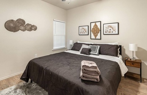 Lubbock House | Flatland Retreat - 3BR/2BA - Brand New Home