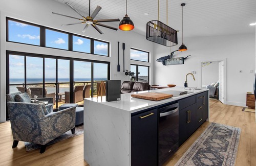 Flatrock House | Flatrock Ocean View | Sauna | 3BR | 3.5BA |