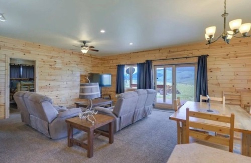 Melrose Cabin | Fleecer Mountain Cabin - Divide MT