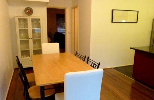 Kensington House | Flemington RC - Melb Showgrounds - Perfect Location - Charan Lane @ Kensington