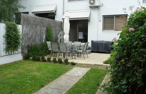 Kensington House | Flemington RC - Melb Showgrounds - Perfect Location - Charan Lane @ Kensington