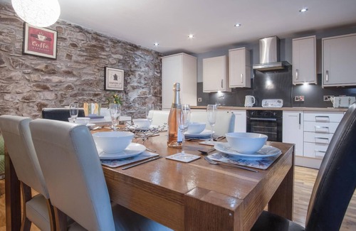 Llanddowror Cottage | Fletcher Coach House - 3 Bedroom Cottage - Pendine
