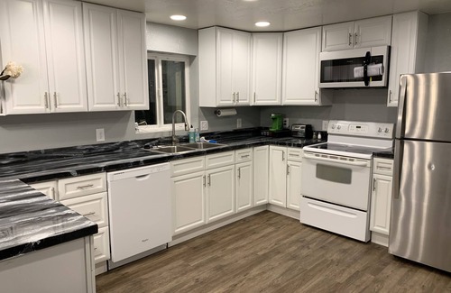 Ketchikan Apartment | Flexible Cancellation - 2 Bedroom/2 Bathroom in town Ketchikan, Alaska