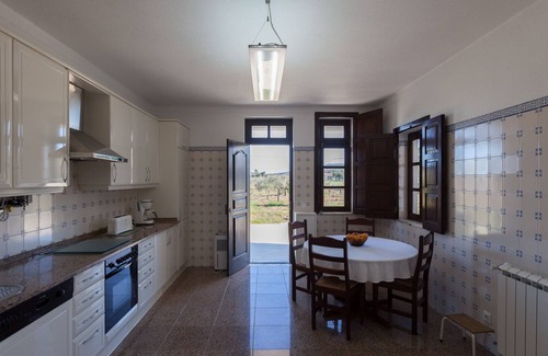 Carvalhal Benfeito House | FLH Torres Vedras Spacious House