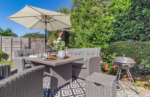 Debenham House | Flint Cottage - One Bedroom House, Sleeps 2