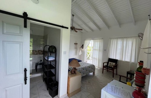 Kingstown Apartment | FlipFlops at Waves Villa Guesthouse